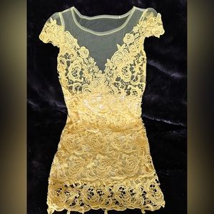 NWOT Yellow laced/embroidered dress